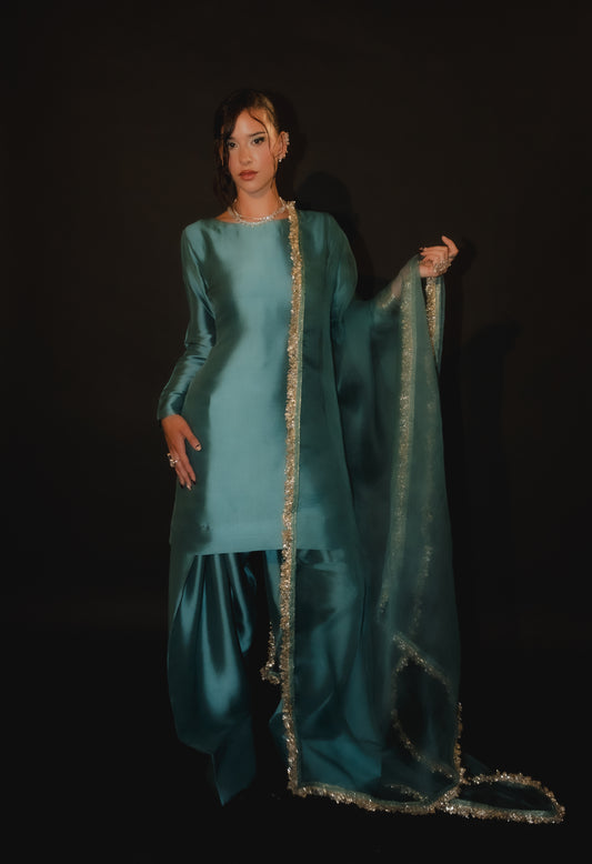 00104 Teal Blue